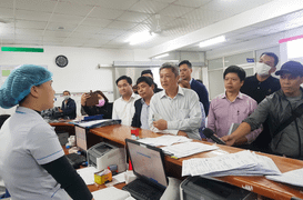 Thứ trưởng Y tế kiểm tra phòng chống dịch corona ở Đà Nẵng ngay trong đêm